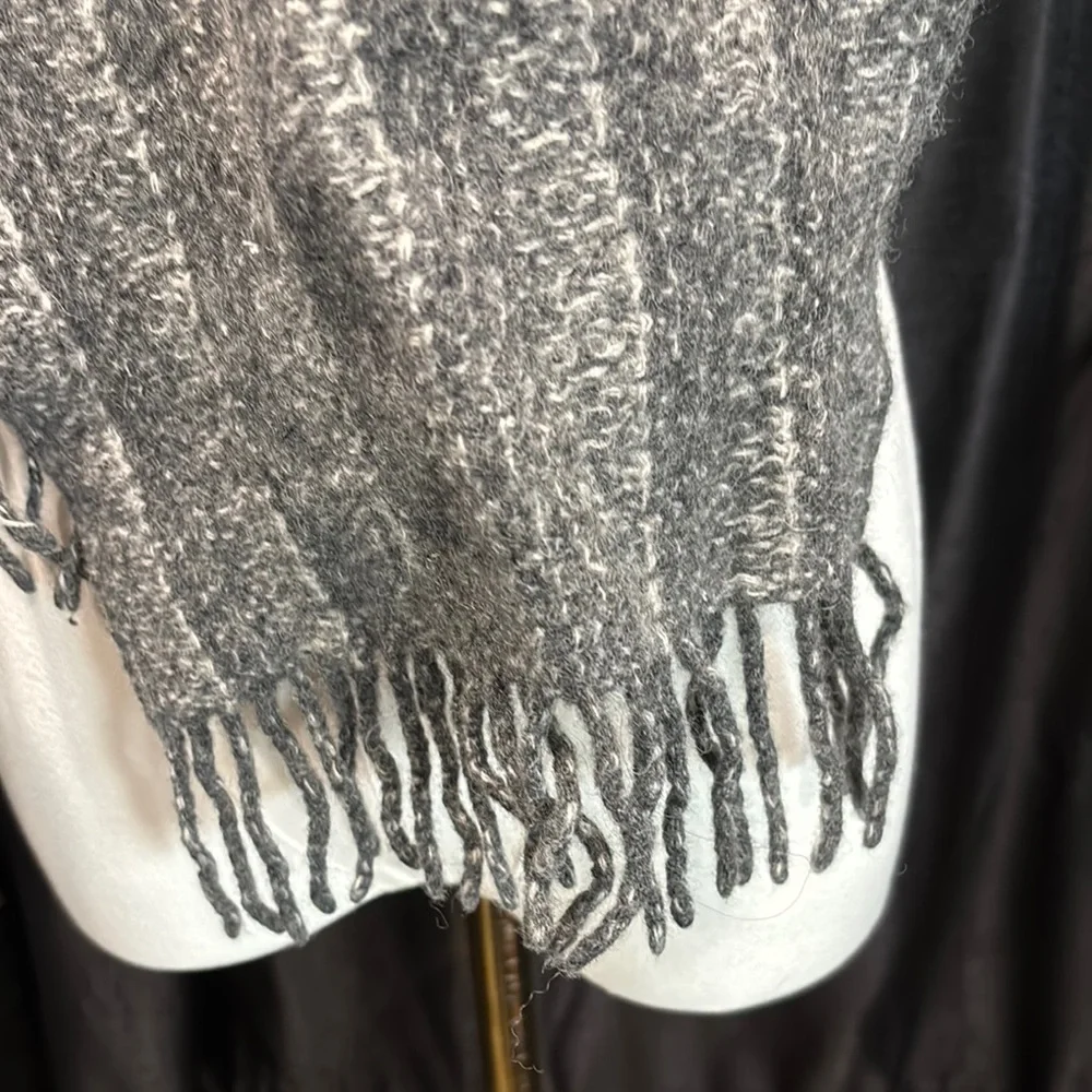 Perry Ellis Gray Heathered Wool Scarf